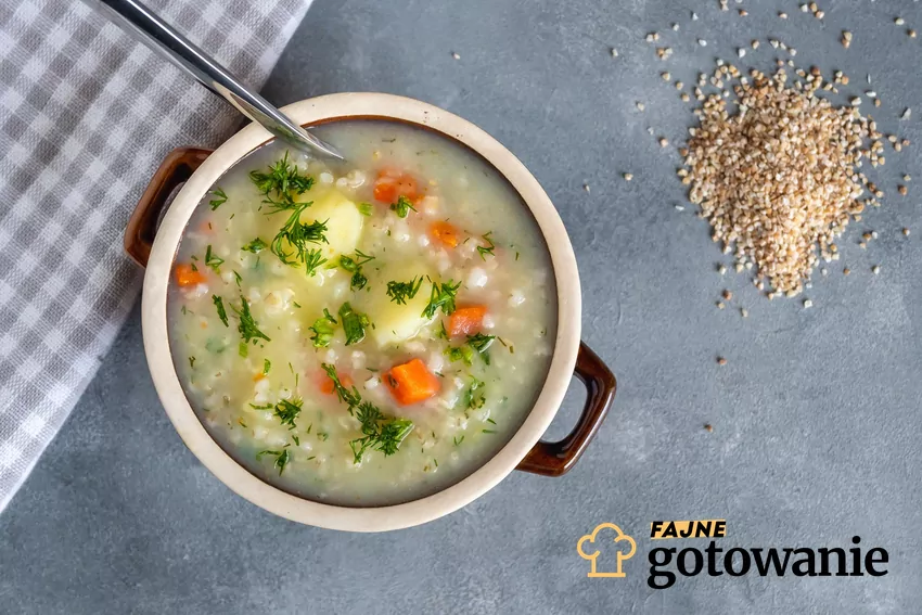 Rosół z kaszą