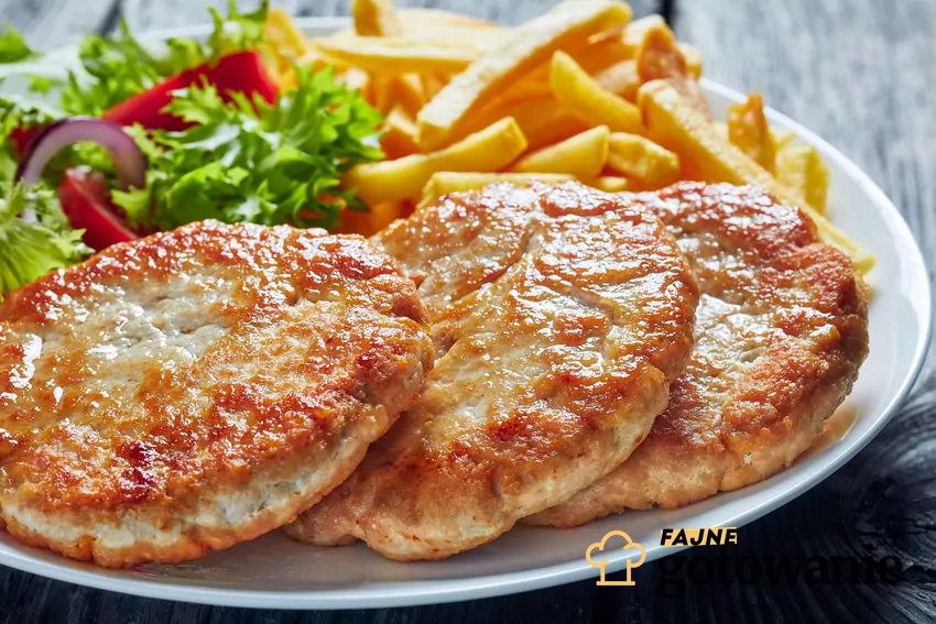 Kotlety mielone z indyka na talerzu