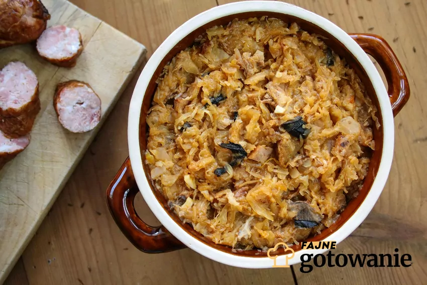 Bigos w glinianym naczyniu