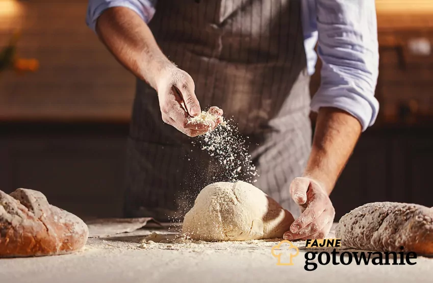 Mężczyzna robi chleb