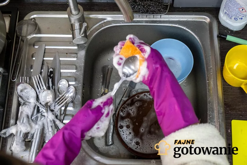 Mycie sztućców