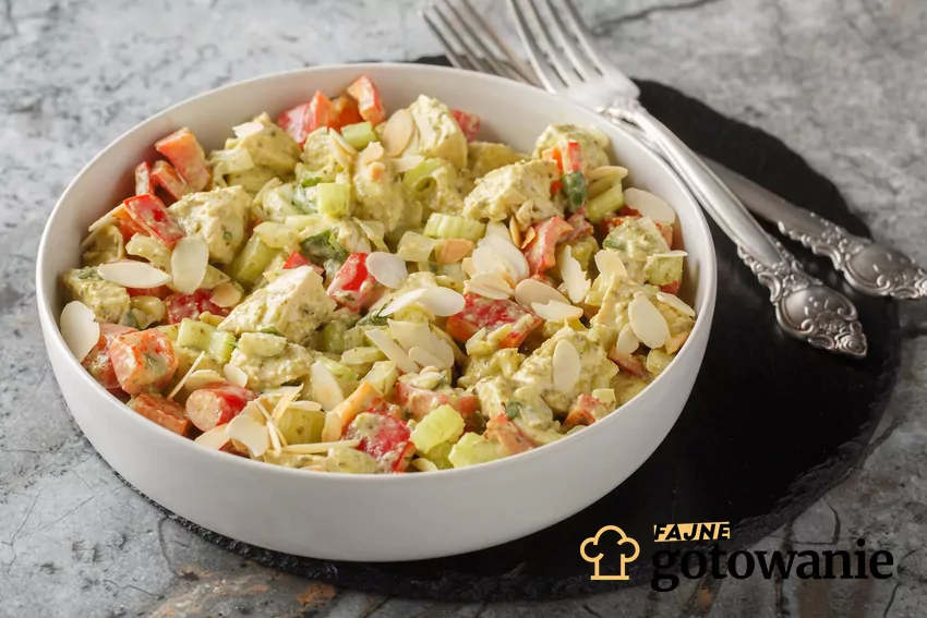 Sałatka podana w misce