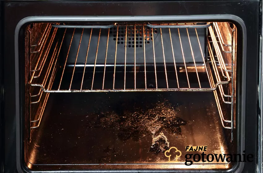 Brudny piekarnik