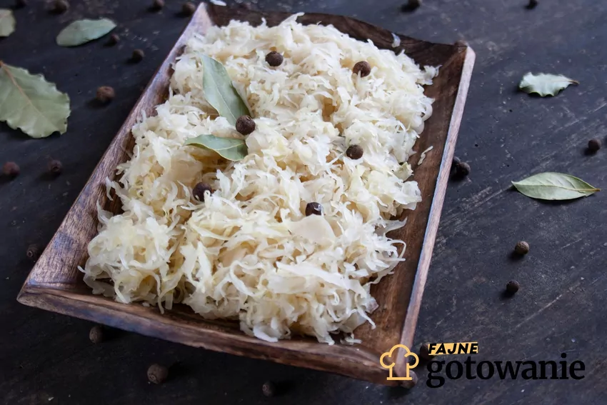 Kiszona kapusta na tacy