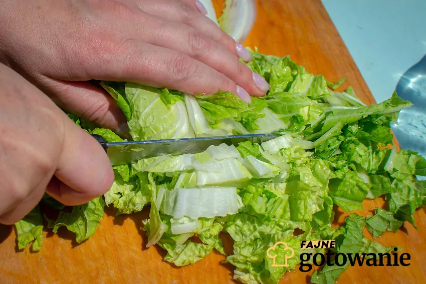 Krojenie kapusty pekińskiej