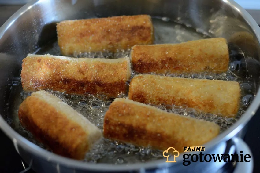 Smażone krokiety na patelni