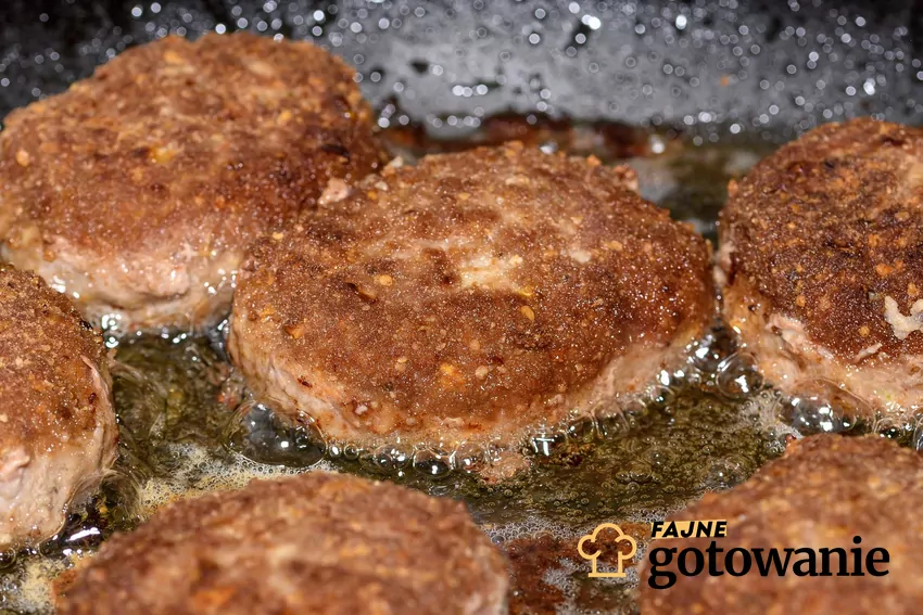 Smażenie kotletów mielonych