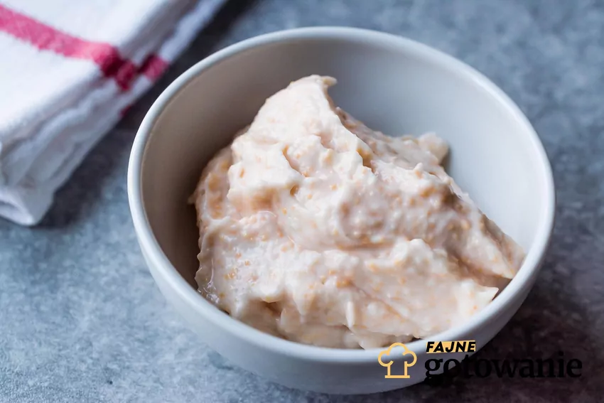 Taramosalata w miseczce