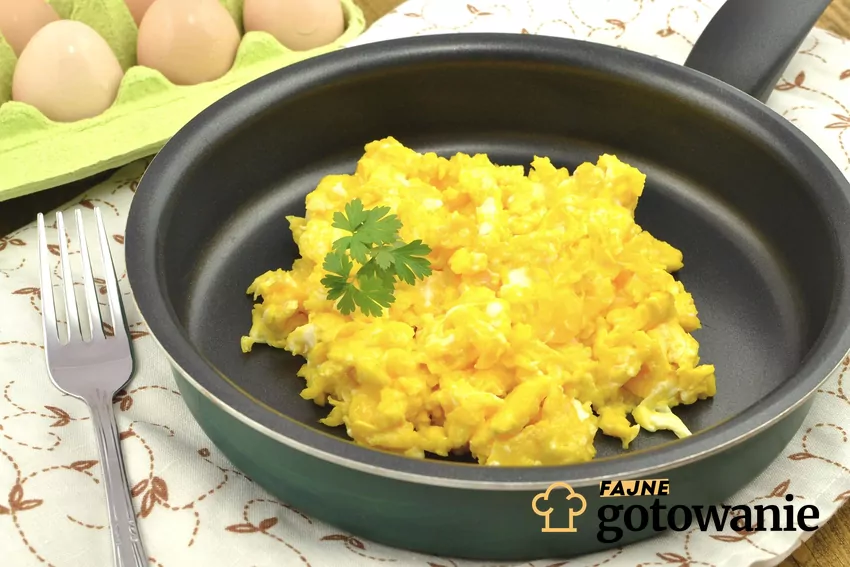 Jajecznica w patelni