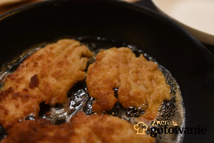 Kotlety schabowe na patelni