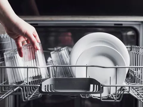 Do czego służą kolce w zmywarce