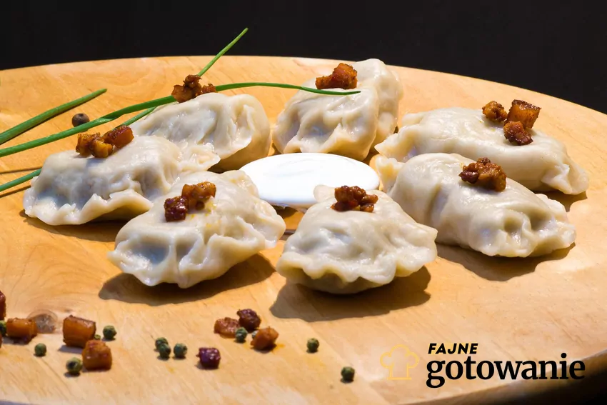 Pierogi ze skrwarkami