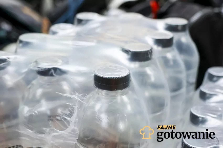 Zakaz sprzedaży zgrzewek? Ten pomysł może wejść w życie już niedługo Napój w zgrzewce