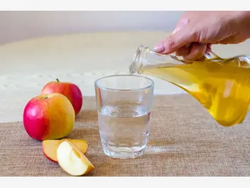 Ilustracja artykułu chcesz schudnąć, więc codziennie pijesz ocet jabłkowy? lepiej uważaj!