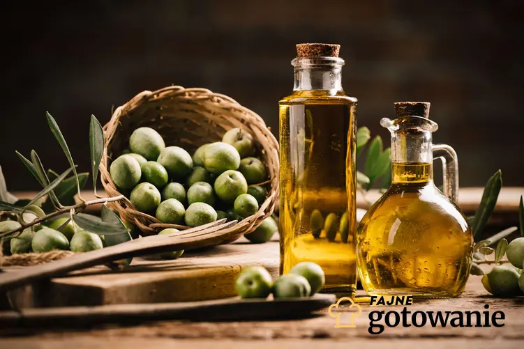 Oliwa z oliwek w dzbanku i karace, w tle są oliwki, a także czy gorzka oliwa jest niezdrowa