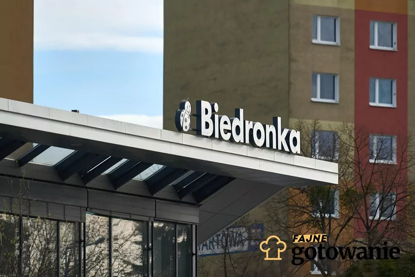 Białe logo Biedronki