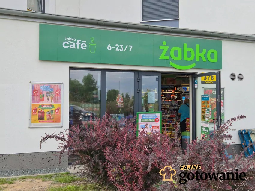 Nowy sklep Żabka w Warszawie robi wrażenie Sklep Żabka