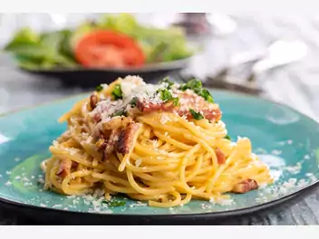 Ilustracja artykułu carbonara na 5 sposobów - sprawdź, jak szybko zrobić włoskie danie
