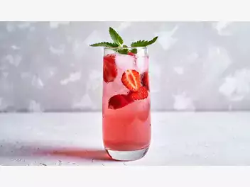 Ilustracja artykułu napoje z truskawek - łyk orzeźwienia w kilka minut