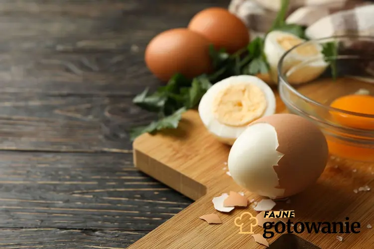 Ile gotować jajko na twardo