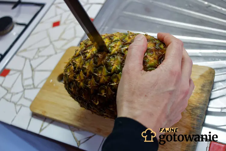 Jak pokroić ananasa