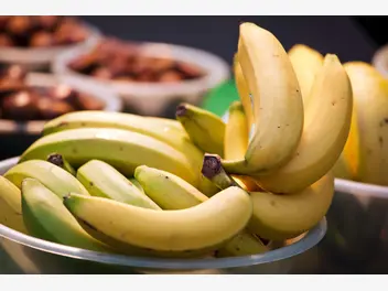 Ilustracja jak przechowywać banany