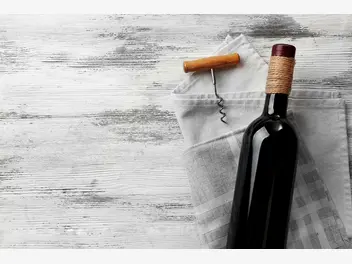 Ilustracja jak otworzyć wino korkociągiem