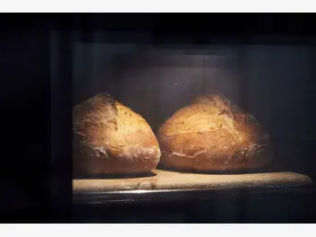 Ilustracja jak długo piec chleb