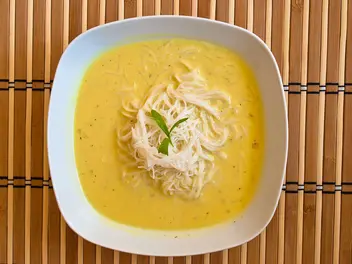 Ilustracja przepisu na: zupa rybna z dorsza w stylu tajskim z curry