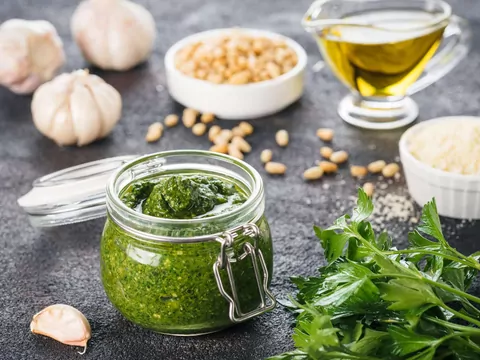 Przepis: pesto pietruszkowe