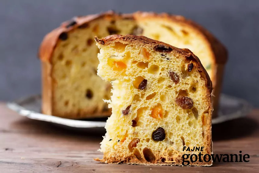 Babka drożdżowa z rodzynkami Babka drożdżowa z rodzynkami