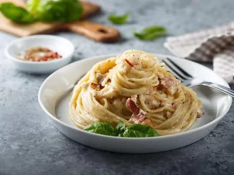 Przepis: spaghetti carbonara ze śmietaną