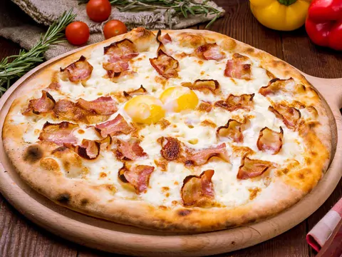 Przepis: pizza carbonara