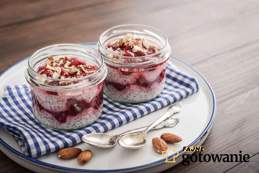 Chia i mascarpone w słoiczkach