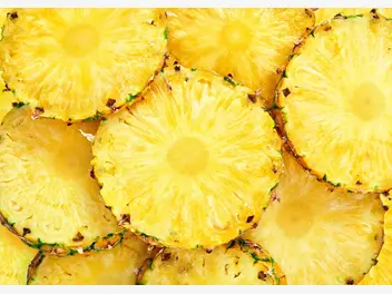 Ilustracja przepisu na: sałatka z ananasem