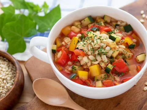 Przepis: risotto z cukinią i pomidorami