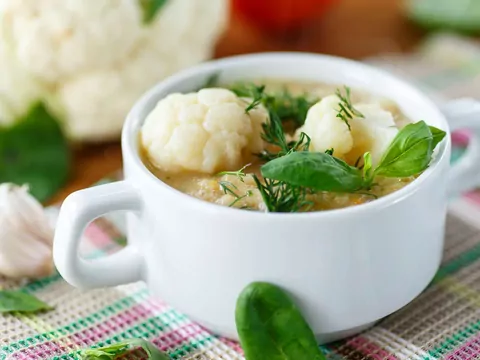 Zupa kalafiorowa z koperkiem
