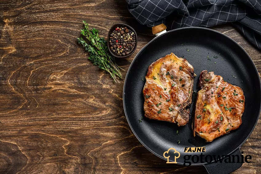 Aromatyczna pieczona karkówka danie.