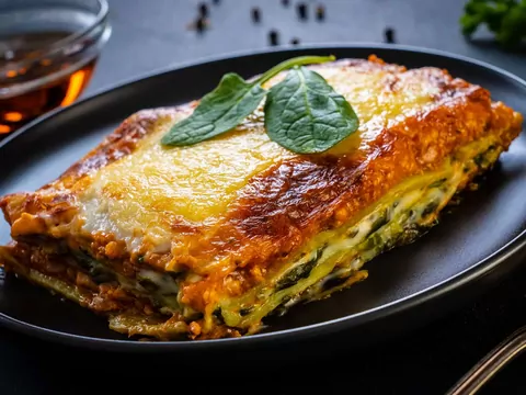 Przepis: Lasagne ze szpinakiem i mięsem