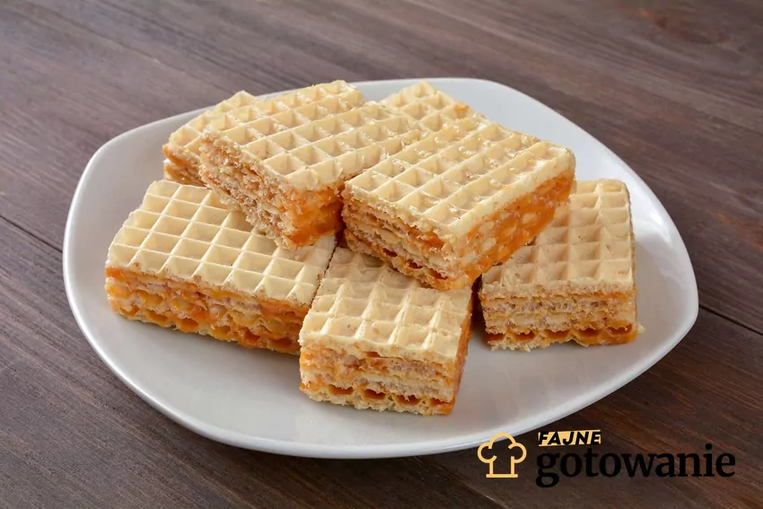 Wafle z masą krówkową