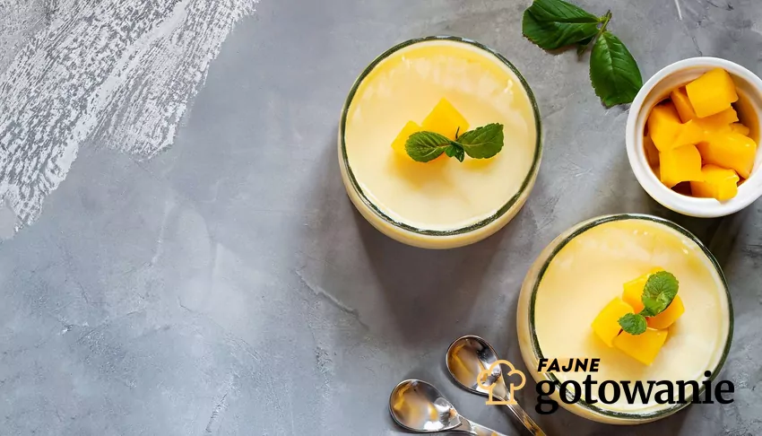 deser jogurtowy Jogurt z mango w szklankach