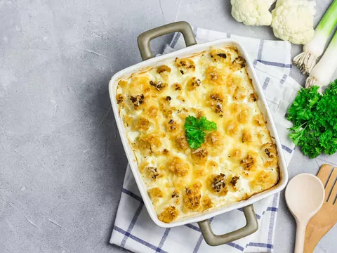 Przepis: zapiekanka ziemniaczana z kurczakiem i warzywami