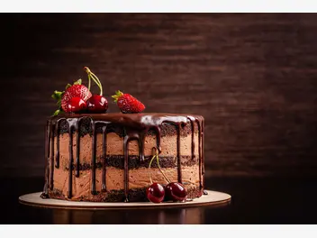 Ilustracja przepisu na: tort czekoladowy z wiśniami i serkiem mascarpone