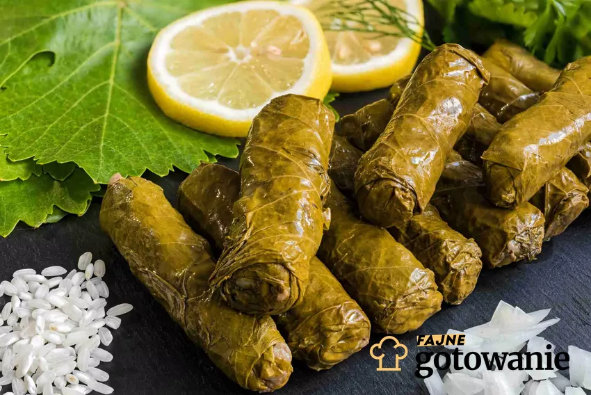 Dolmades Greckie zawijane liście winogron