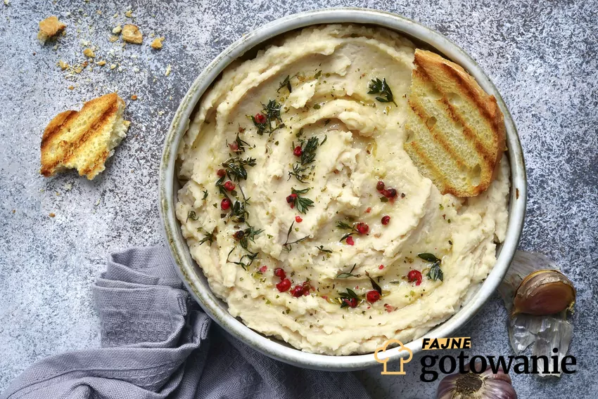 Hummus z suszonymi pomidorami