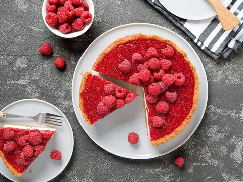 Przepis: Tarta z malinami