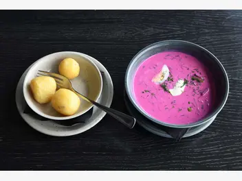 Ilustracja przepisu na: wiosenna zupa z botwiny z ziemniakami i jajkiem
