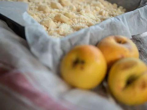 Przepis: Jabłka pod kruszonką