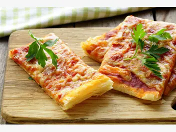 Ilustracja przepisu na: pizza na cieście francuskim