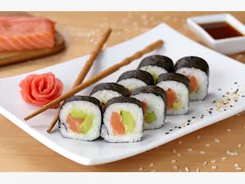 Ilustracja przepisu na: sushi z łososiem